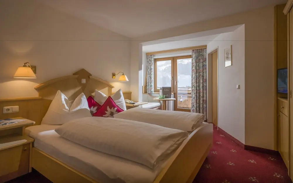 Standard Triple room with balcony