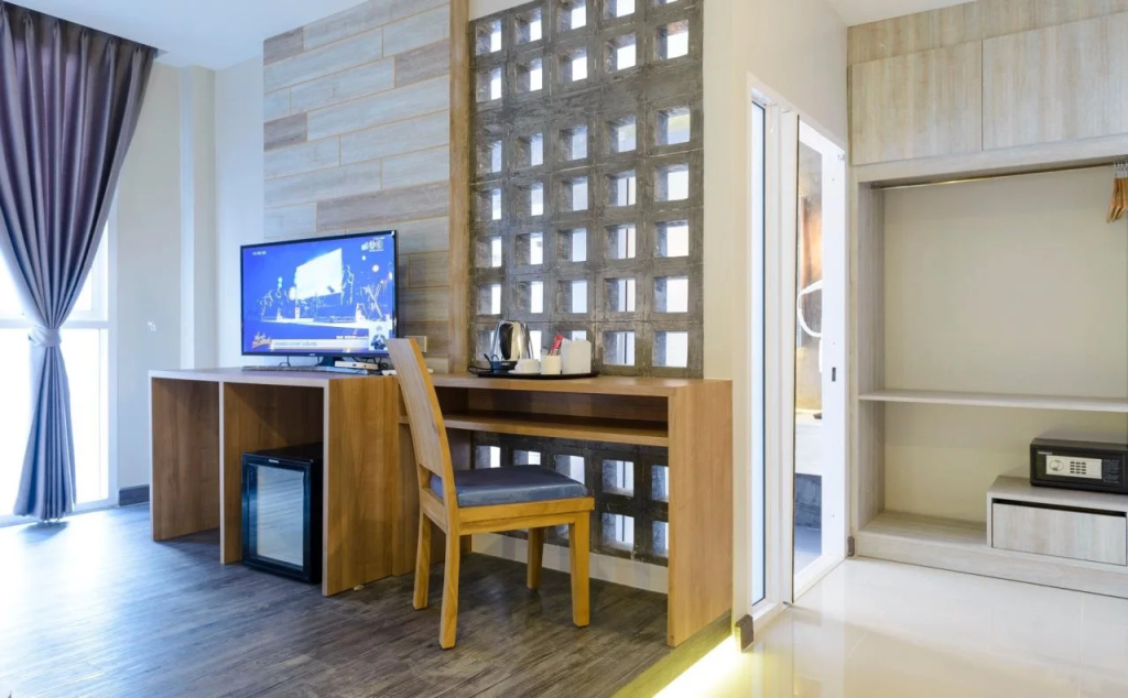 Lobby & Reception