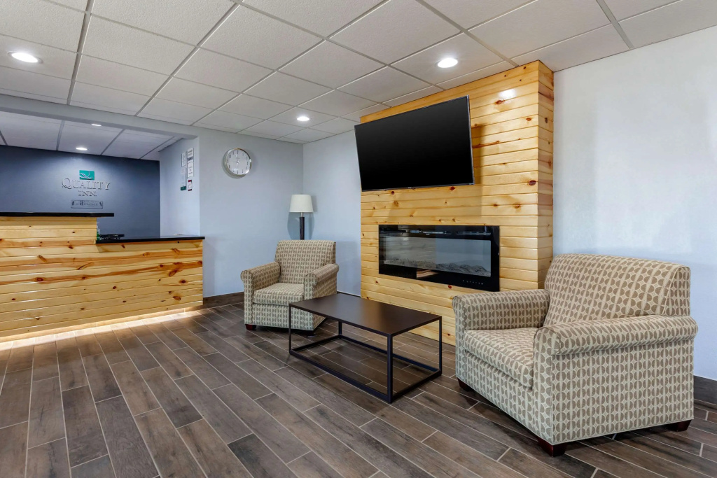 Lobby & Reception