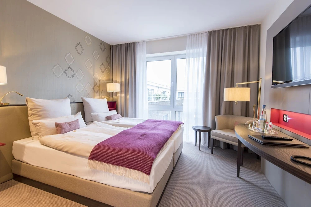 Comfort Double room with city view (full double bed)