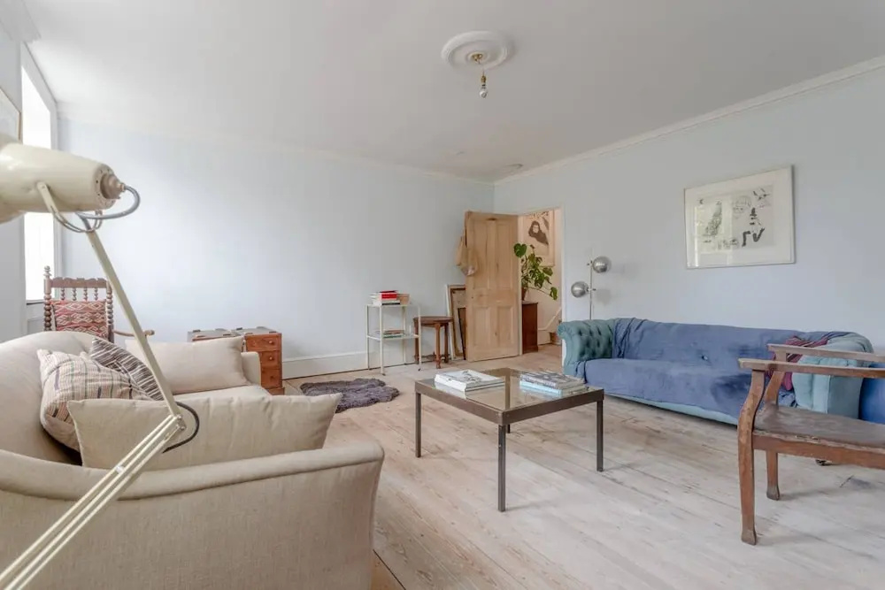 Spacious and Colourful 2 Bedroom Flat in Lambeth
