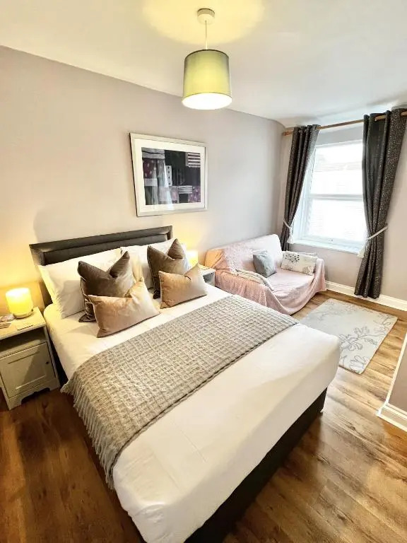 Deluxe Double Suite full double bed