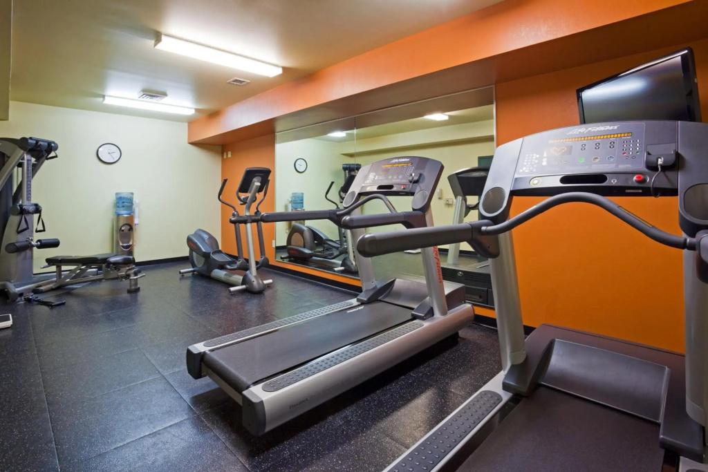 Country Inn & Suites by Radisson, Madison West, WI - фото 16
