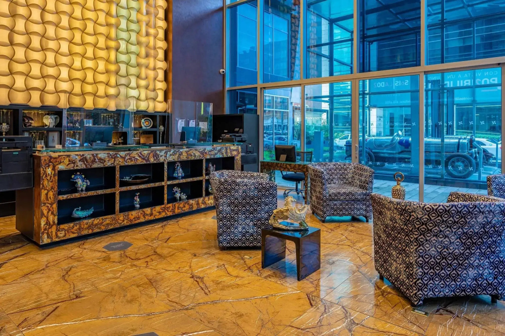 Lobby & Reception