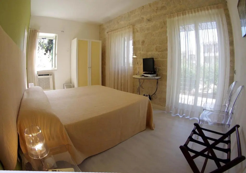 Standard Double room (full double bed)