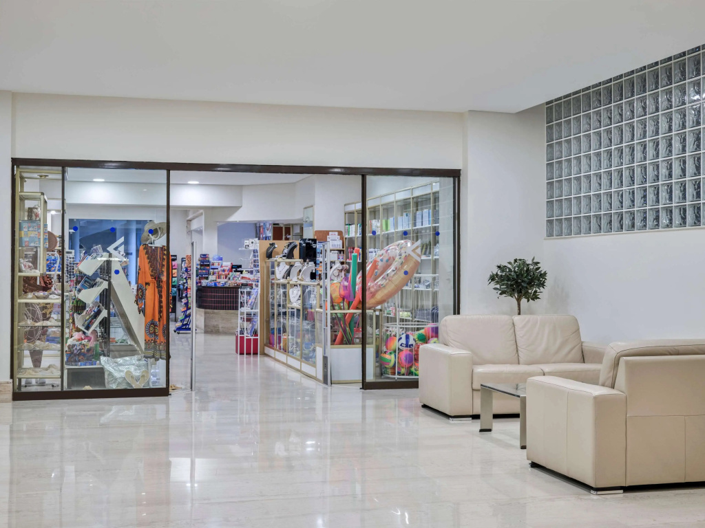 Lobby & Reception