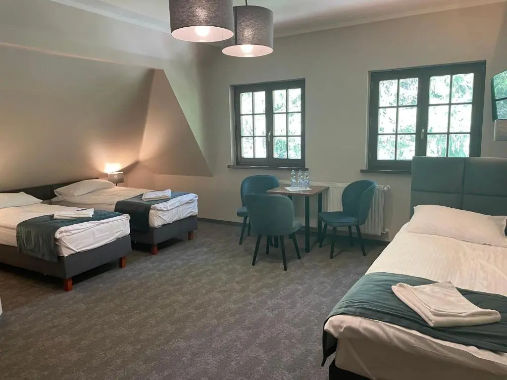 Standard Triple room