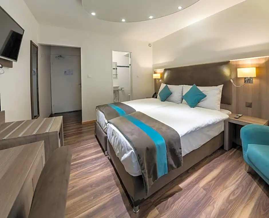 Classic Single room with view