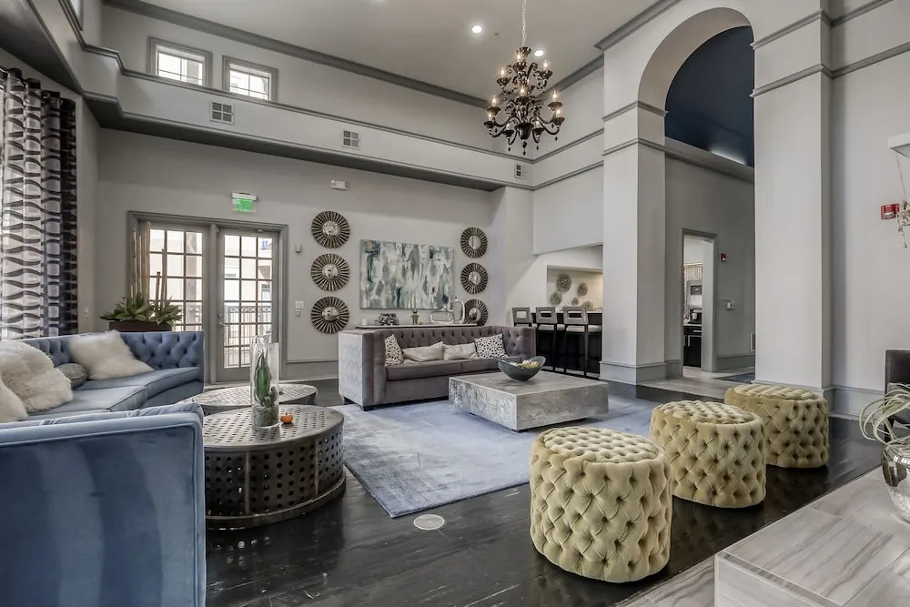 Modern Uptown Dallas Stay by Amyfinehouse