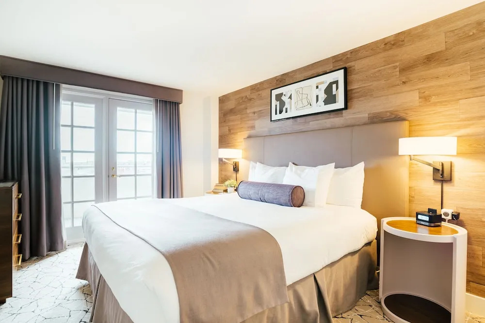 Executive Double Suite (full double bed)
