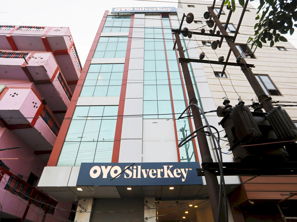 Hotel Silverkey Near Lic Building Main Rd Khoda Next To Shyam Oil
