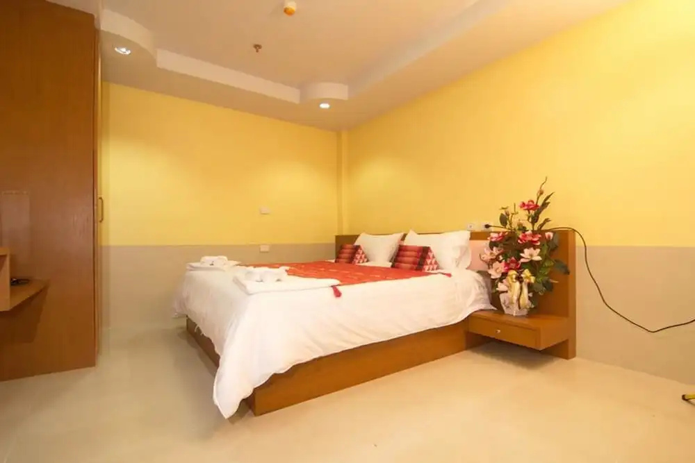 Standard Double room with balcony (full double bed)