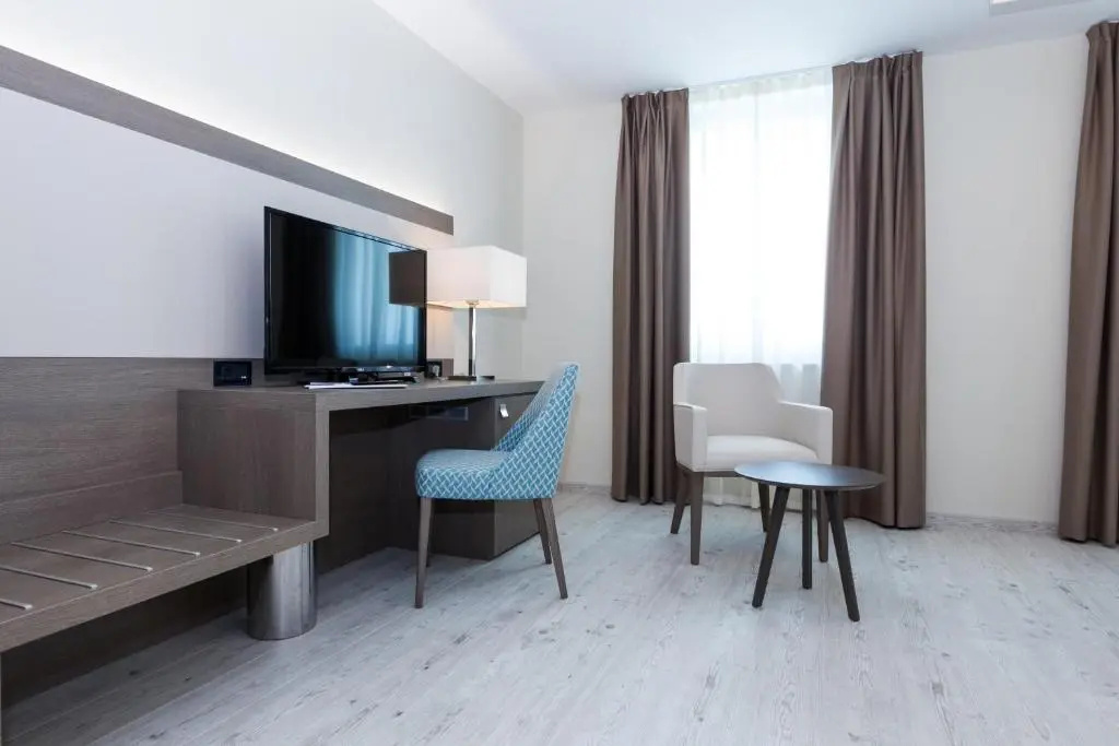 Deluxe Double room with sea view (full double bed)