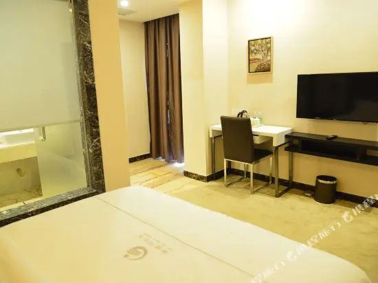 Deluxe Double room (full double bed)