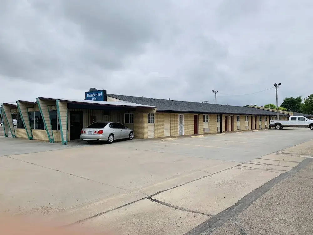 Thunderbird Inn