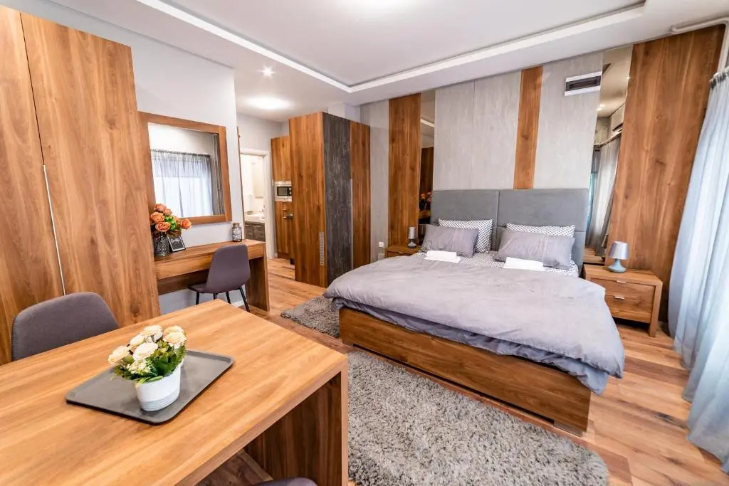 Ivi Place Apartments