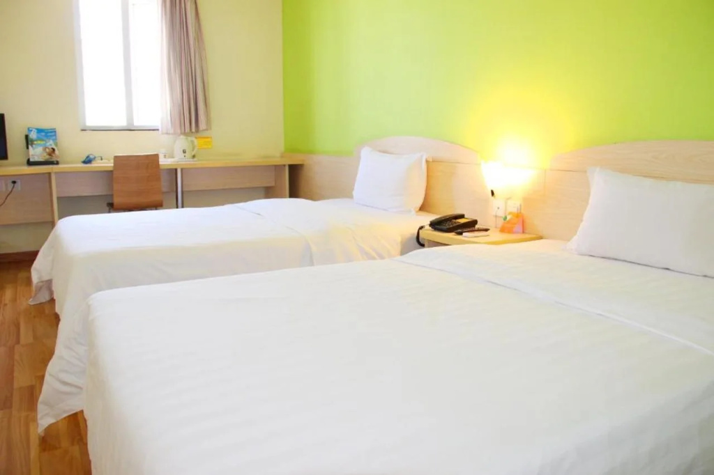 7 Days Premium (Beijing Yansha Sanyuandongqiao)