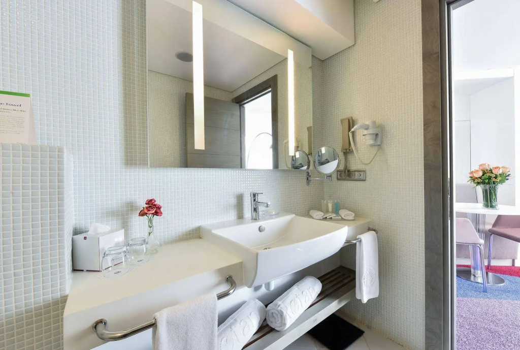Burgu Arjaan by Rotana Hotel - Général