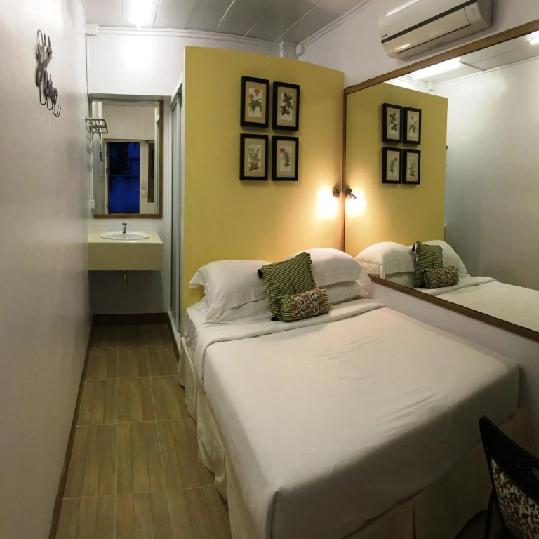 Economy room