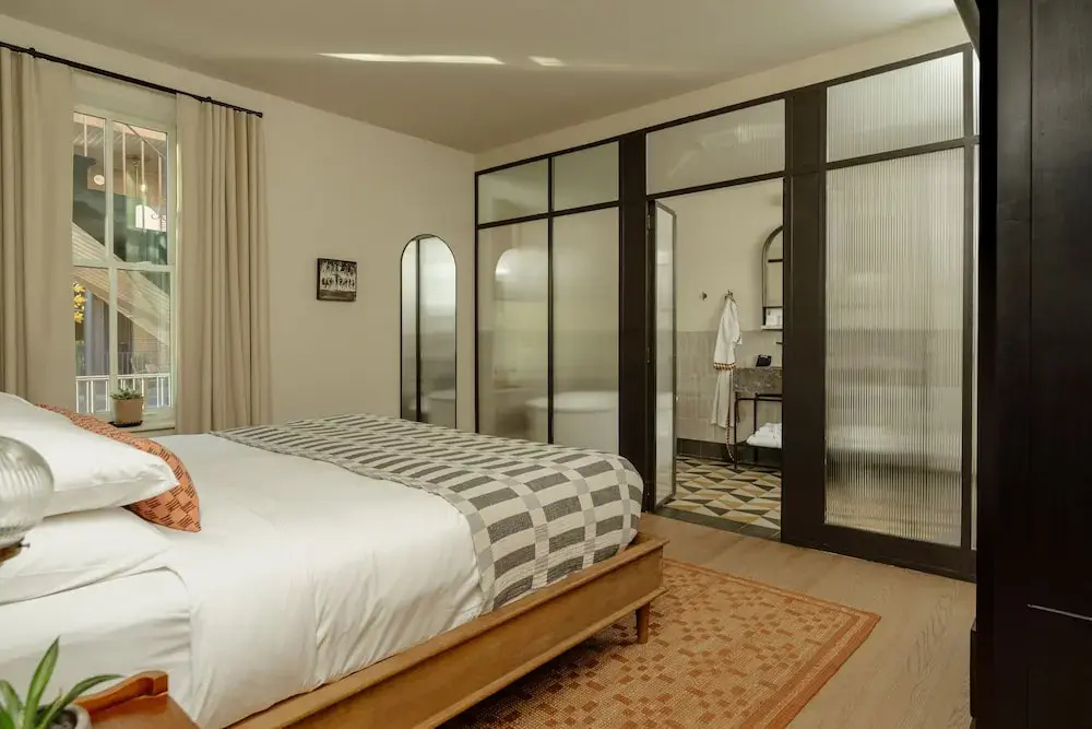 Suite with balcony