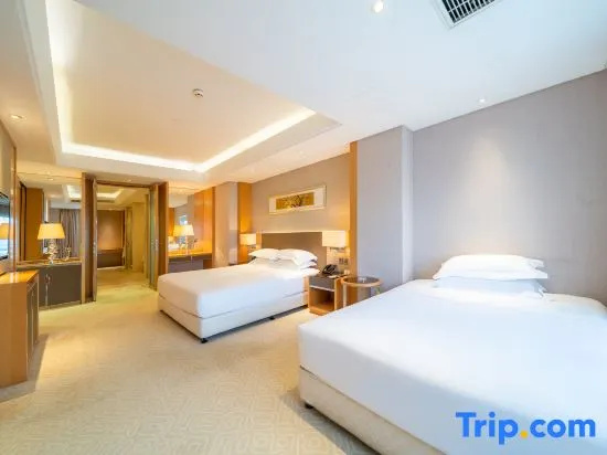 Deluxe Family Suite