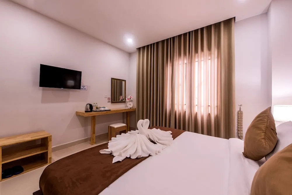 Deluxe Double room (full double bed)