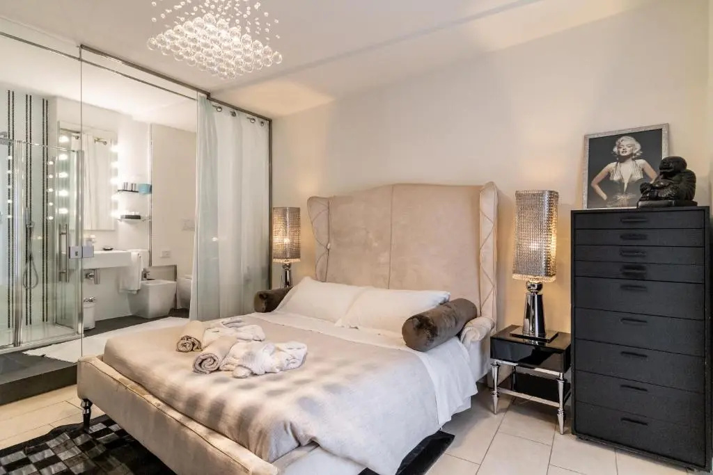 Deluxe Double room with partial sea view (full double bed)