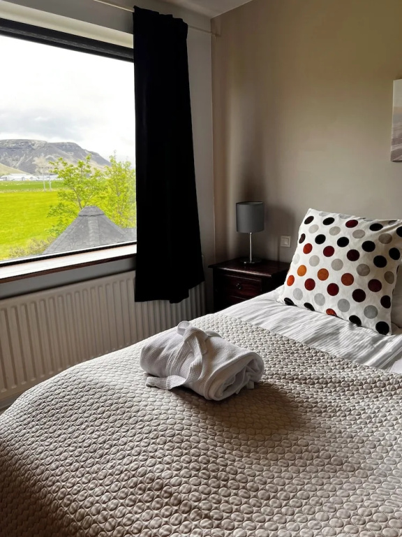Deluxe Double room with mountain view (full double bed)