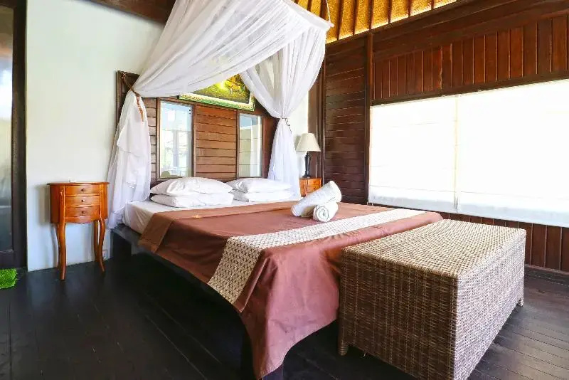 Bungalow with balcony