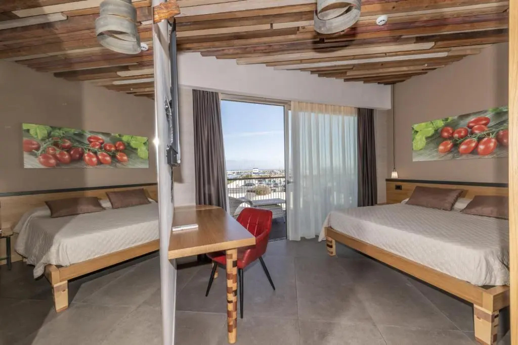 Deluxe Double room with sea view (full double bed)