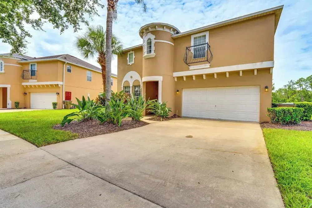 6 Mi to Disney World: Spacious Kissimmee Retreat!