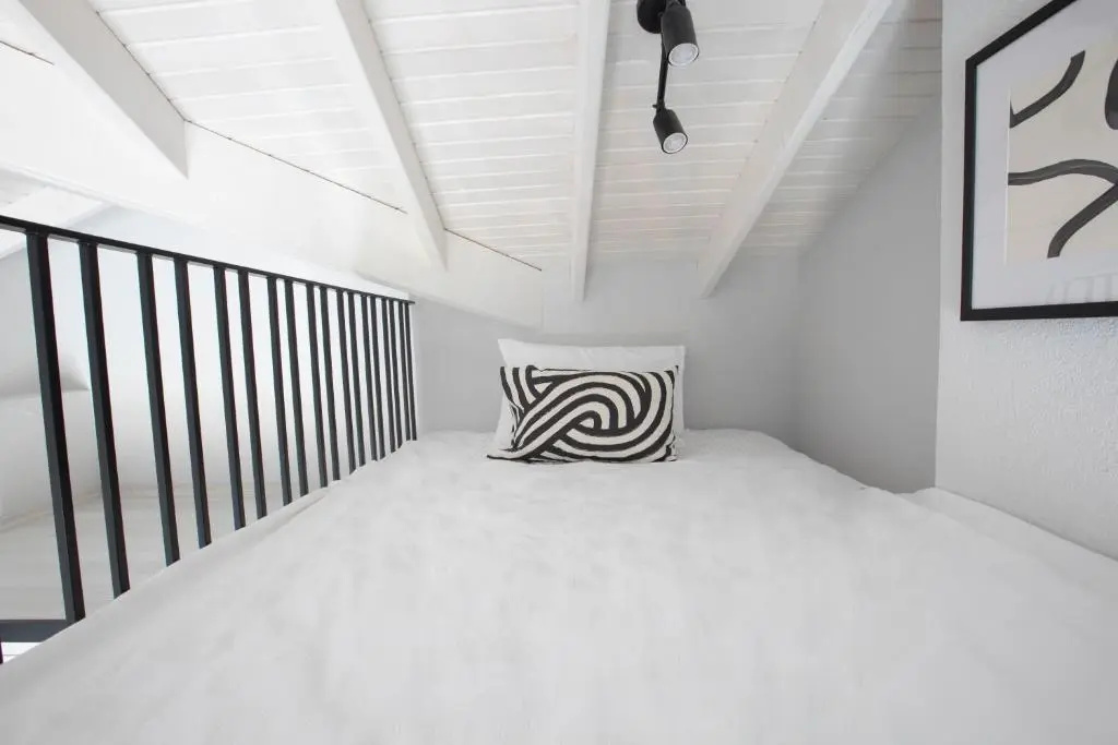Deluxe Double room (full double bed)
