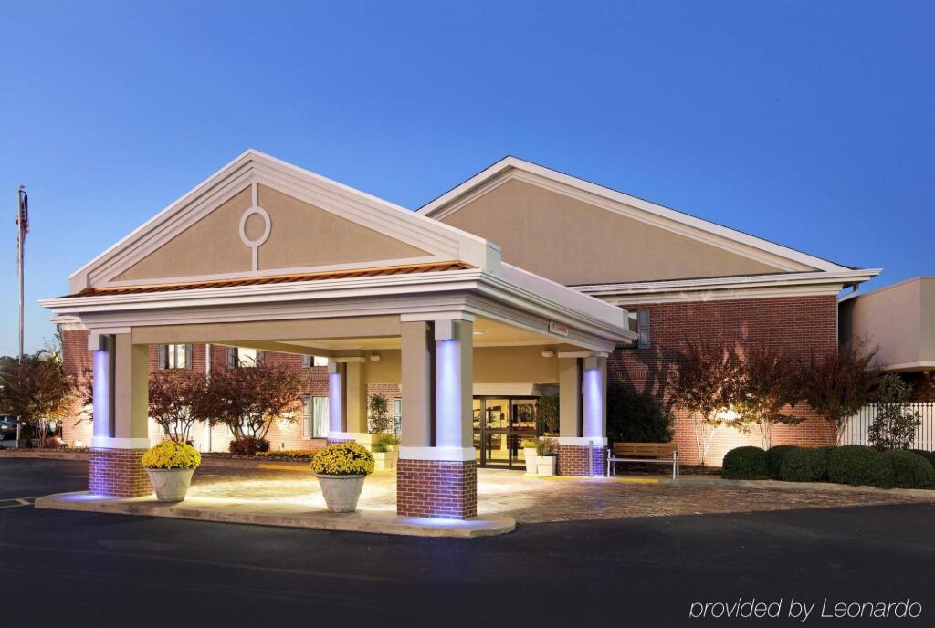 Holiday Inn Express & Suites Corinth, an IHG Hotel image