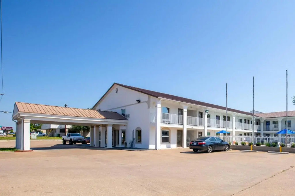 Americas Best Value Inn & Suites Hotel