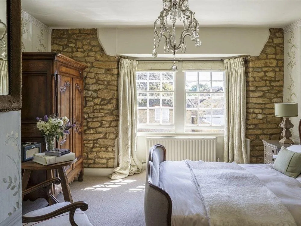 Lord Poulett Arms by null