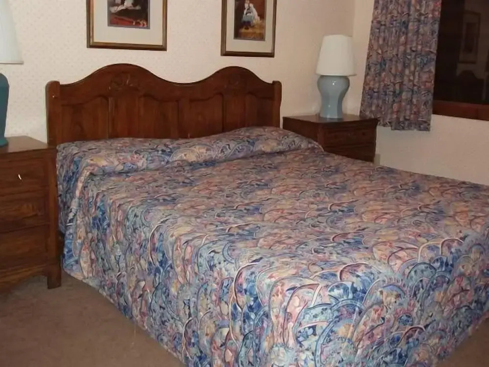 Point Condominiums — фото 4