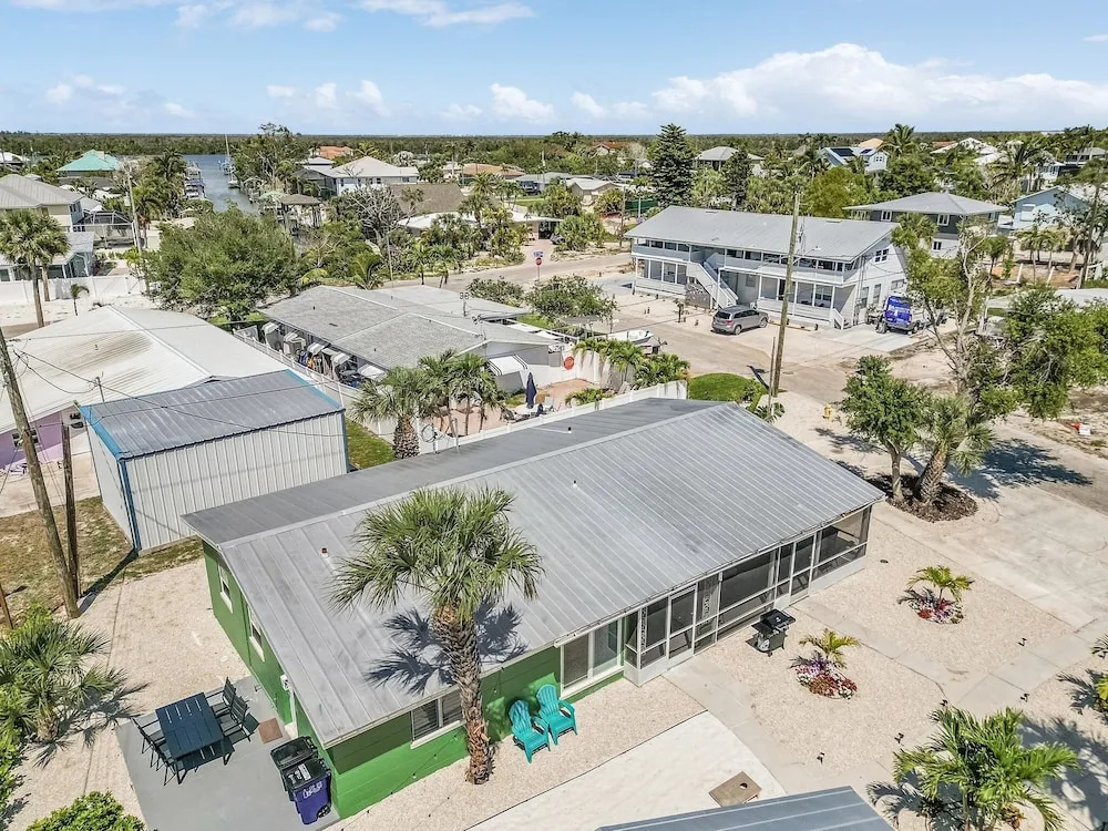 171 Washington ~ Dune Our Thing ~ Unit B ~ Fabulous Pool Home! 2 Bedroom Home by RedAwning