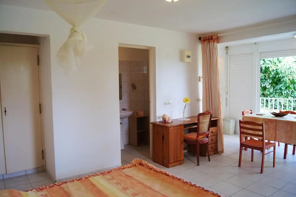 Afficher la photo 6 — Apartment with One Bedroom in Le Moule, with Enclosed Garden And Wifi - 3 Km From the Beach