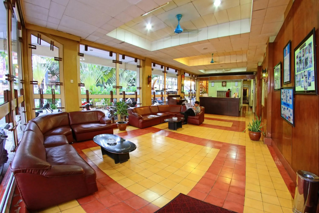 Hotel Hangtuah - фото 2