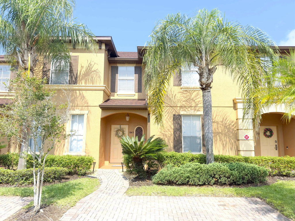 Luxury Home 4 Bd Minutes from Disney (1042), Davenport, US