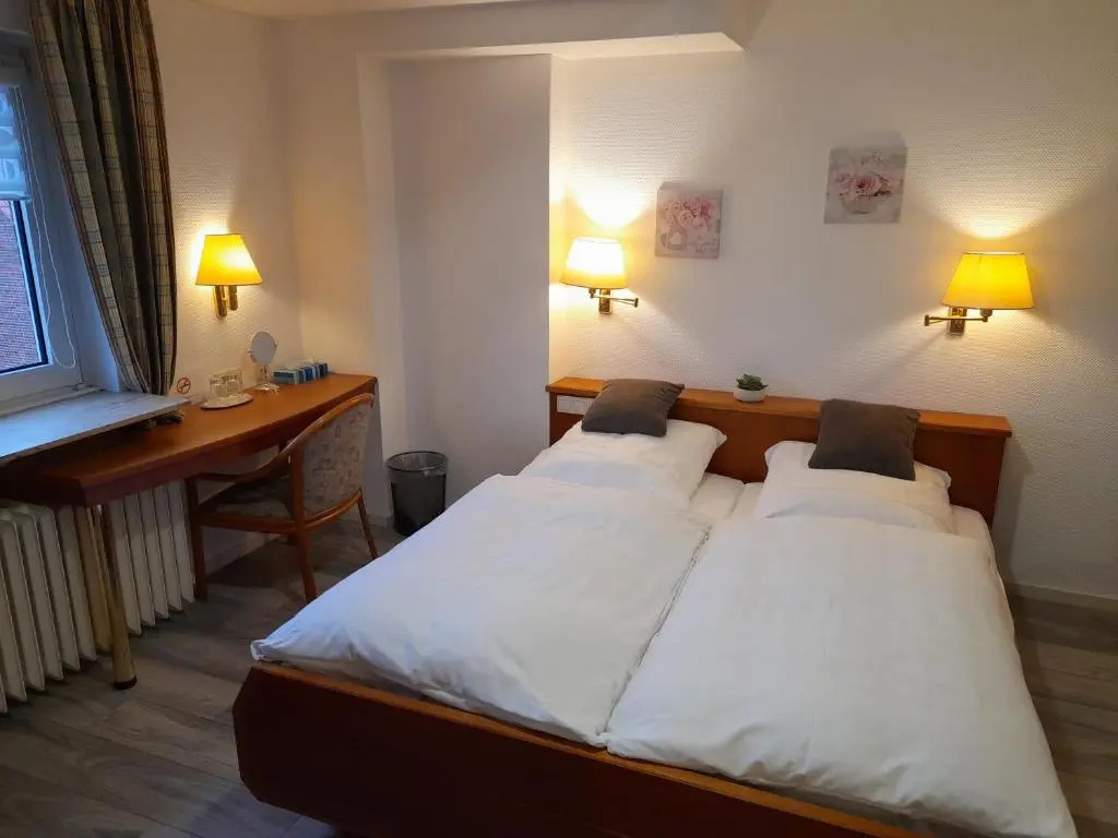 Standard Double room (full double bed)