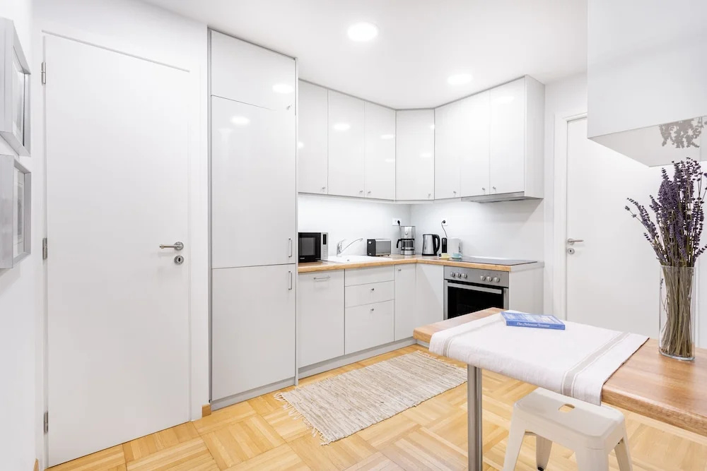 2 Bedrooms Apartment