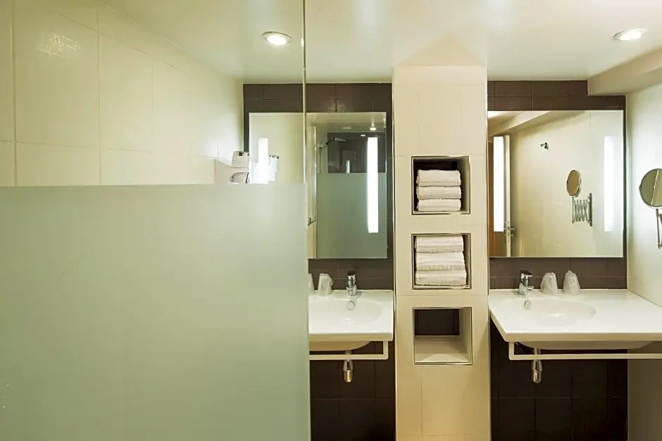 Hôtel Brésil Opéra SPA 60