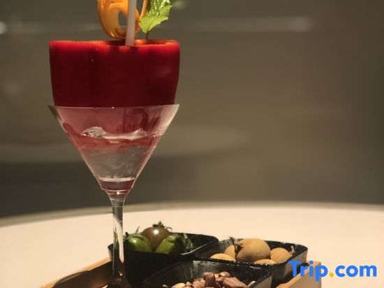 Food & Beverage