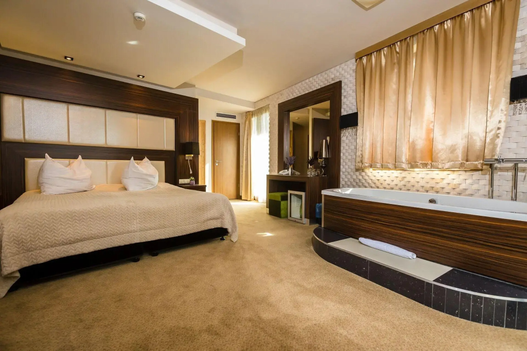 Duna Garden Hotel — фото