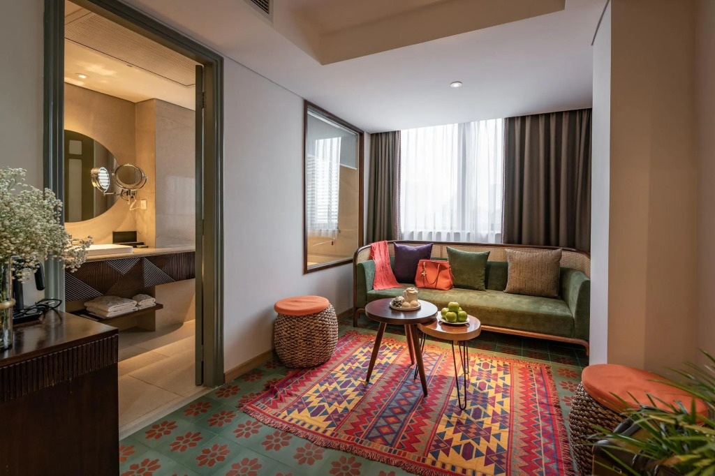 Au Lac Legend Hotel