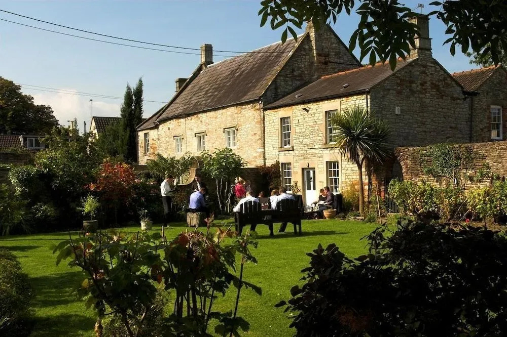The Old Priory - Général