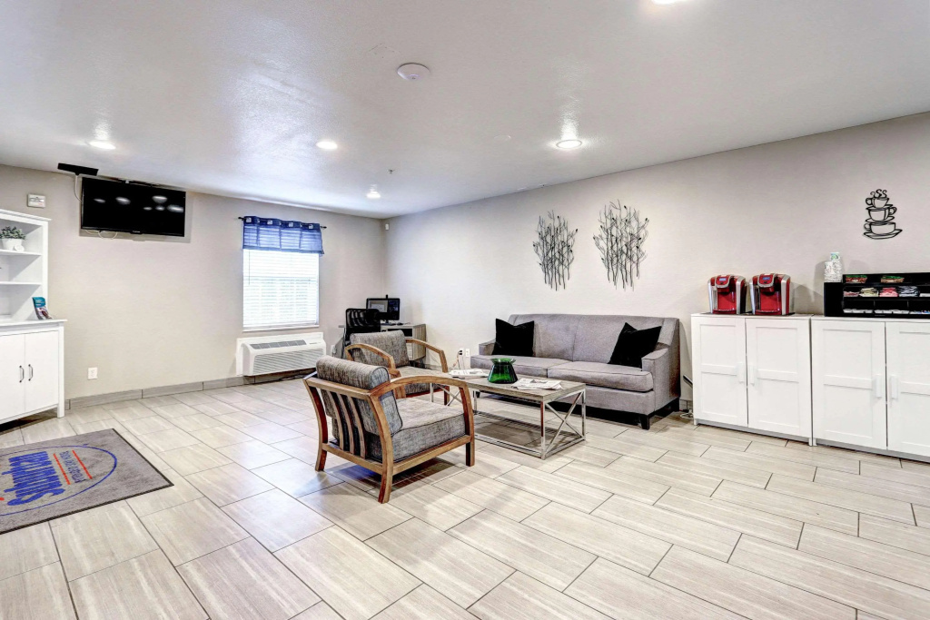 Lobby & Reception