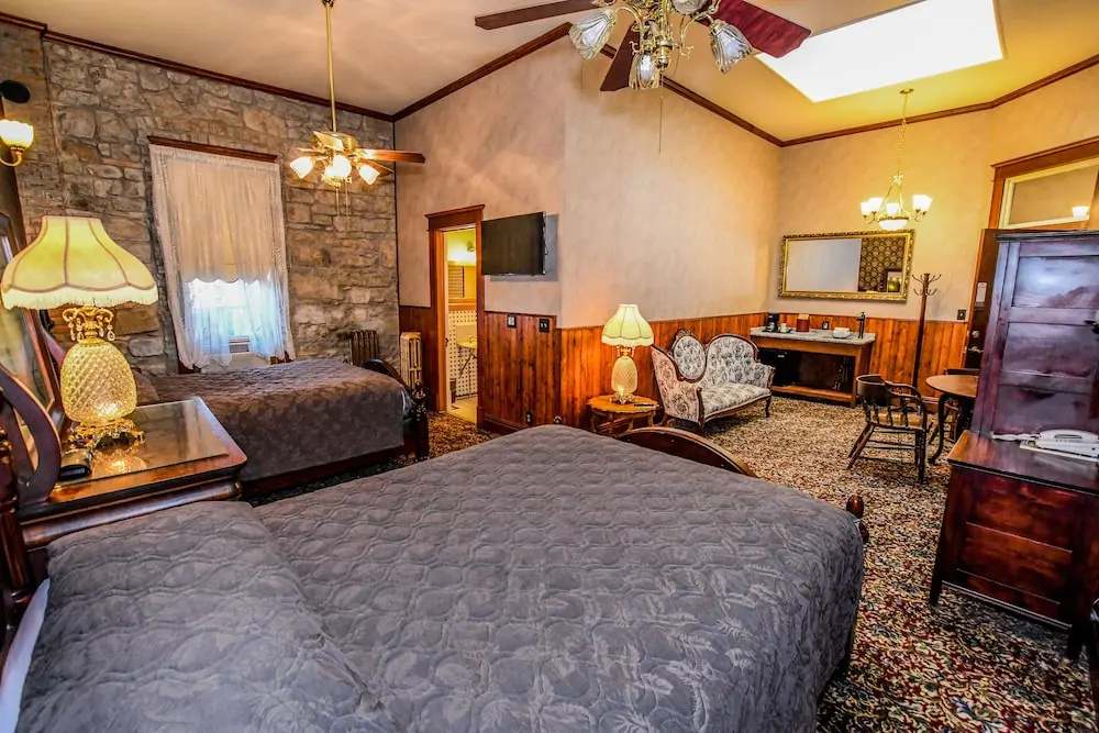 Deluxe Quadruple room
