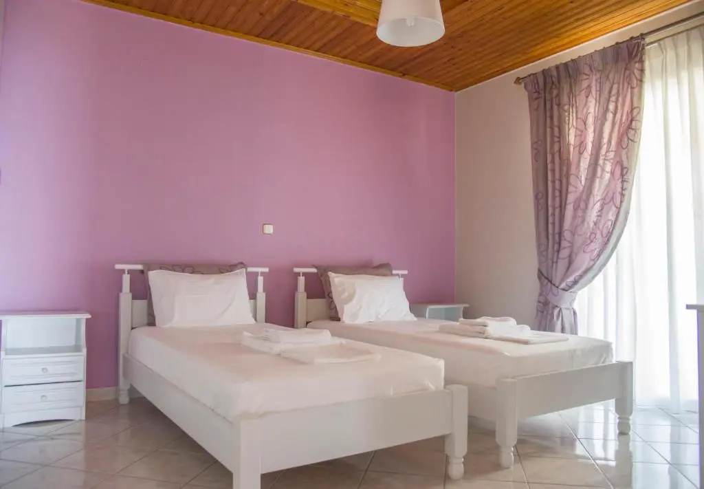 2 Bedrooms Apartment